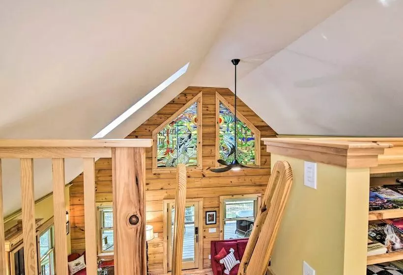 Romantic Asheville Area Cabin W/ Deck & Hot Tub!