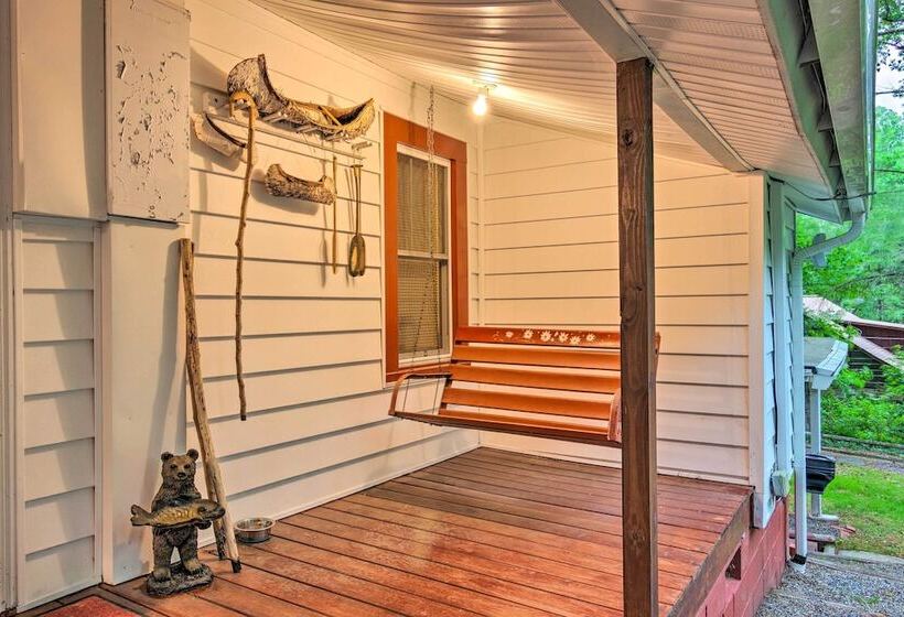 Rustic Linville Falls Cottage W/ Fire Pit!