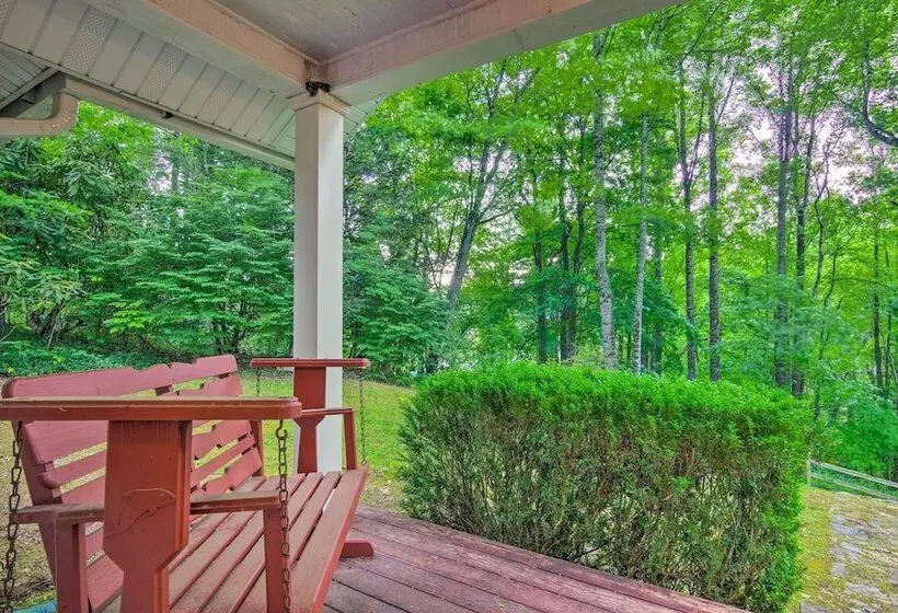 Rustic Linville Falls Cottage W/ Fire Pit!