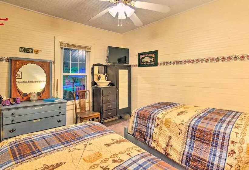 Rustic Linville Falls Cottage W/ Fire Pit!