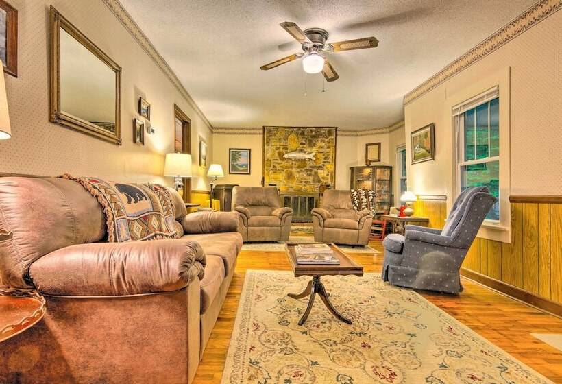 Rustic Linville Falls Cottage W/ Fire Pit!