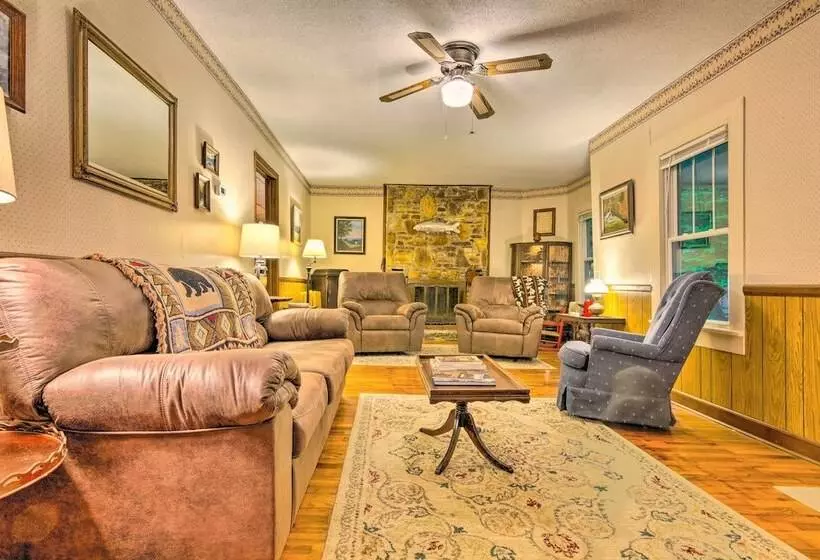 Rustic Linville Falls Cottage W/ Fire Pit!