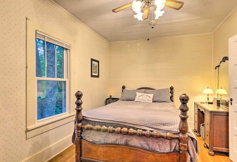 Rustic Linville Falls Cottage W/ Fire Pit!