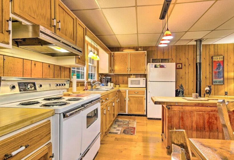 Rustic Linville Falls Cottage W/ Fire Pit!