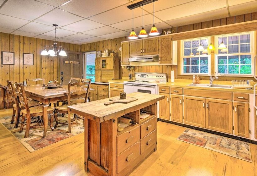 Rustic Linville Falls Cottage W/ Fire Pit!