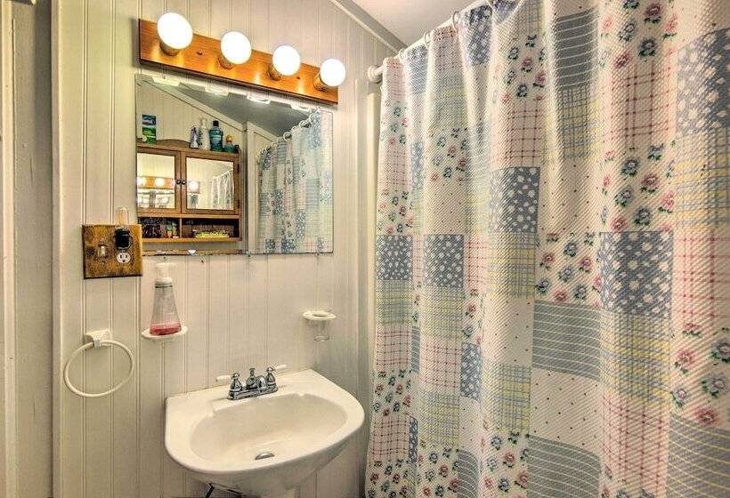 Rustic Linville Falls Cottage W/ Fire Pit!