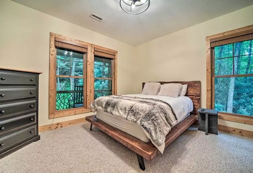 Secluded Sapphire Chalet W/ Game Room + Decks