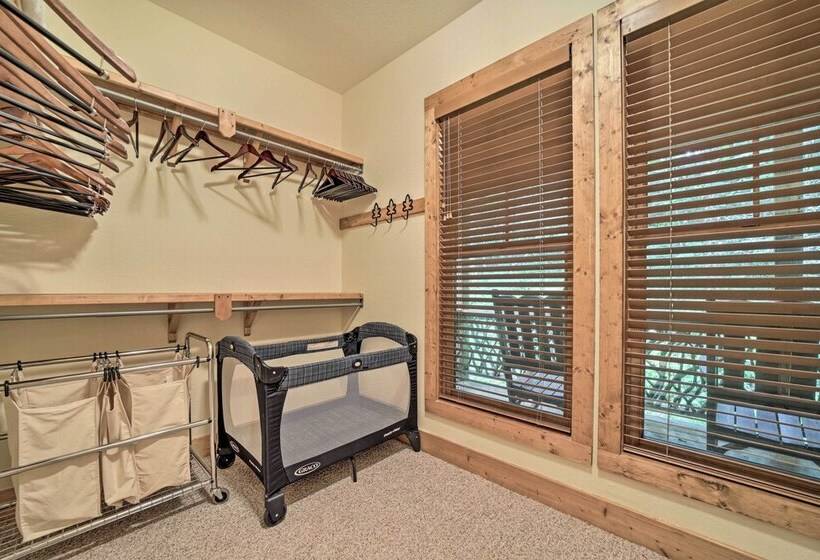 Secluded Sapphire Chalet W/ Game Room + Decks