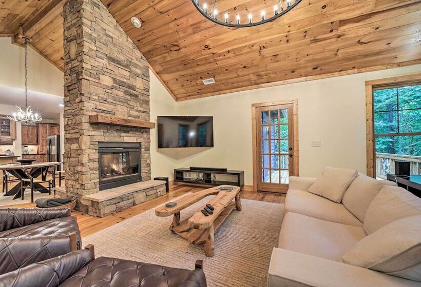 Secluded Sapphire Chalet W/ Game Room + Decks