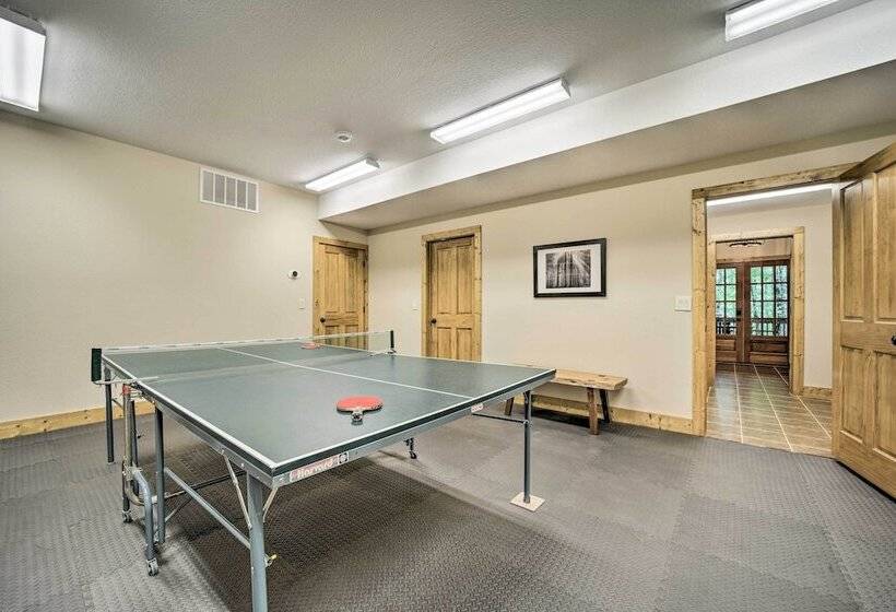 Secluded Sapphire Chalet W/ Game Room + Decks