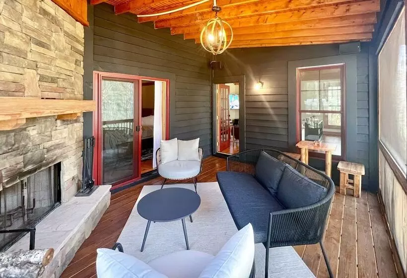 Secluded Sapphire Chalet W/ Game Room + Decks