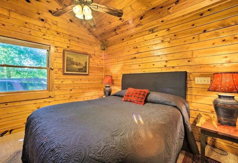 Secluded Studio W/ Deck, ~8 Miles To Beaver Lake!