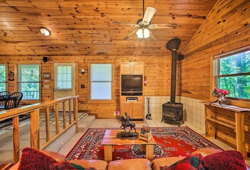 Secluded Studio W/ Deck, ~8 Miles To Beaver Lake!