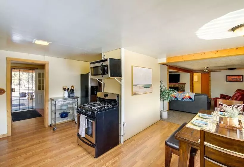 Hike, Bike & Boat: Cabin W/ Dock On Seeley Lake!