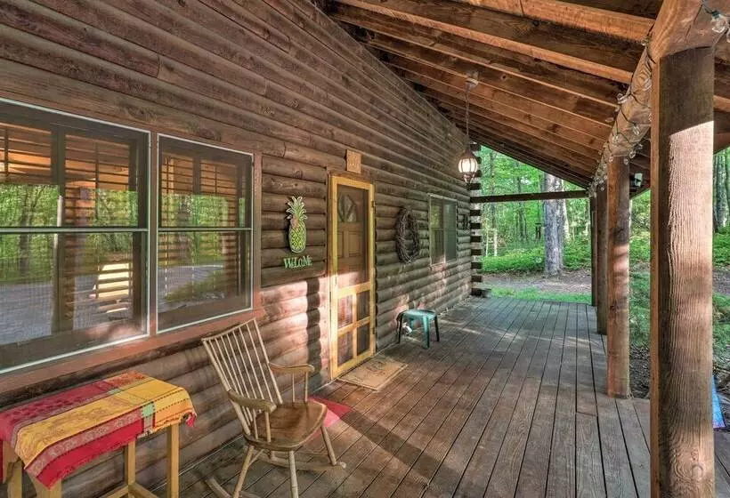 Serene Brevard Cabin ~ 7 Miles To State Forest!