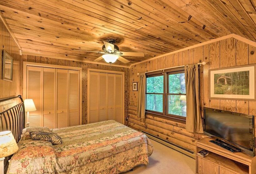 Serene Brevard Cabin ~ 7 Miles To State Forest!