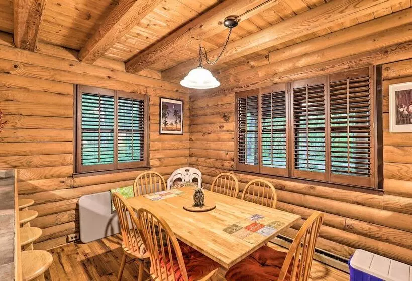 Serene Brevard Cabin ~ 7 Miles To State Forest!