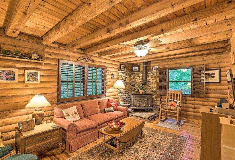 Serene Brevard Cabin ~ 7 Miles To State Forest!