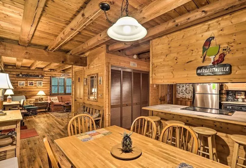 Serene Brevard Cabin ~ 7 Miles To State Forest!