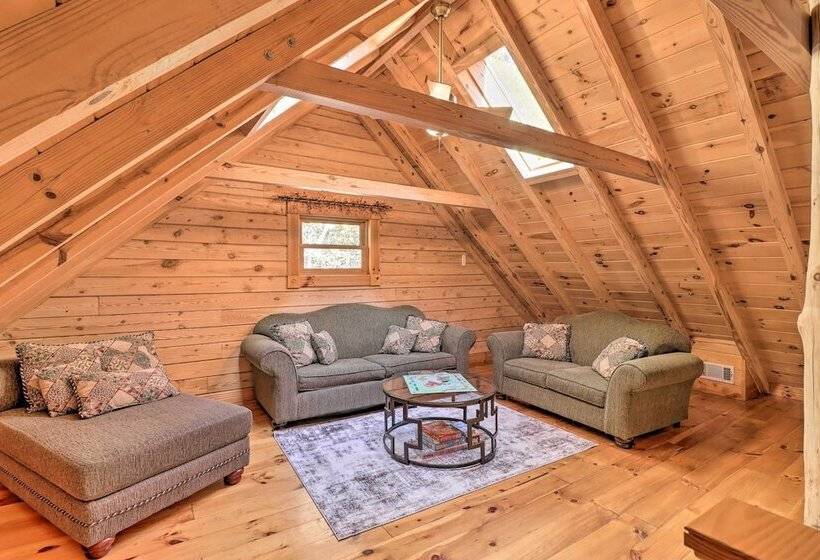 Serenity Woods  Cabin W/ Hot Tub & Fire Pit