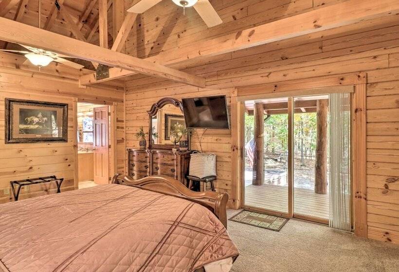 Serenity Woods  Cabin W/ Hot Tub & Fire Pit