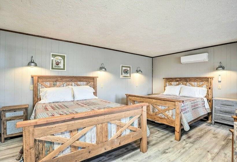 Spacious Missouri Escape W/ Private Dock