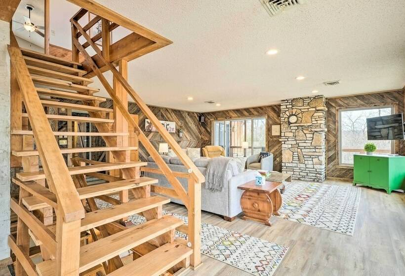 Spacious Missouri Escape W/ Private Dock