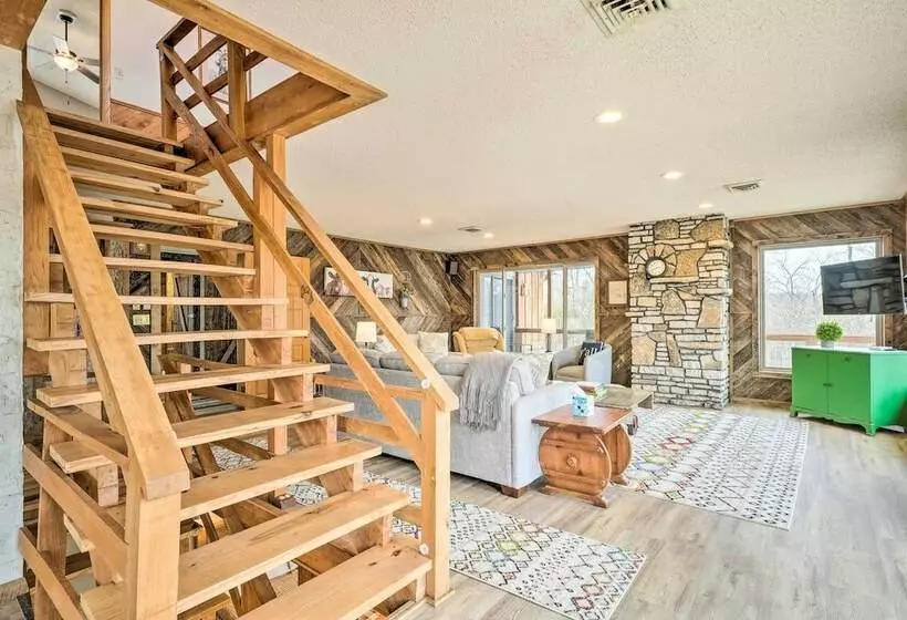 Spacious Missouri Escape W/ Private Dock