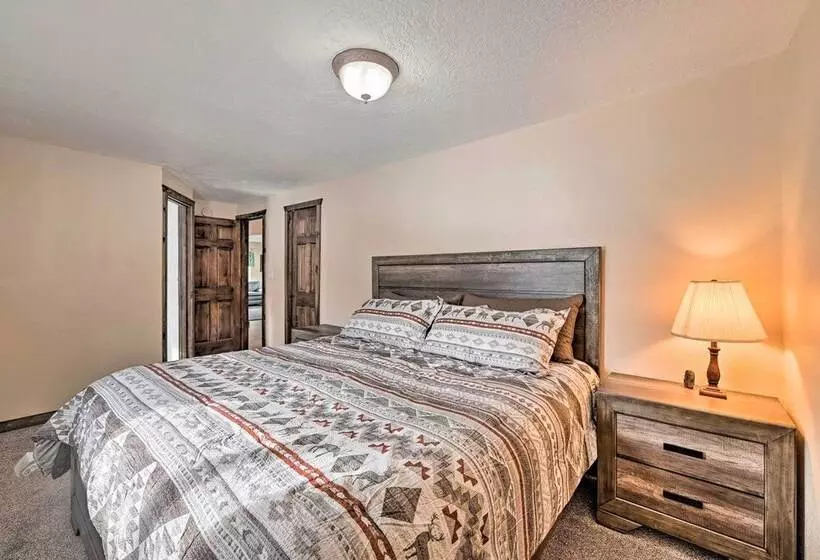 Soldotna Home Near Kenai River & Wildlife Refuge!