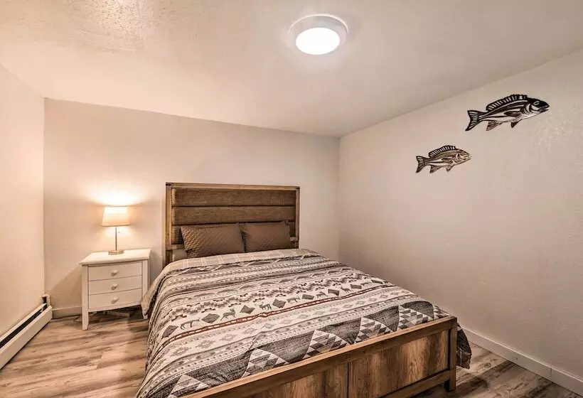 Soldotna Home Near Kenai River & Wildlife Refuge!