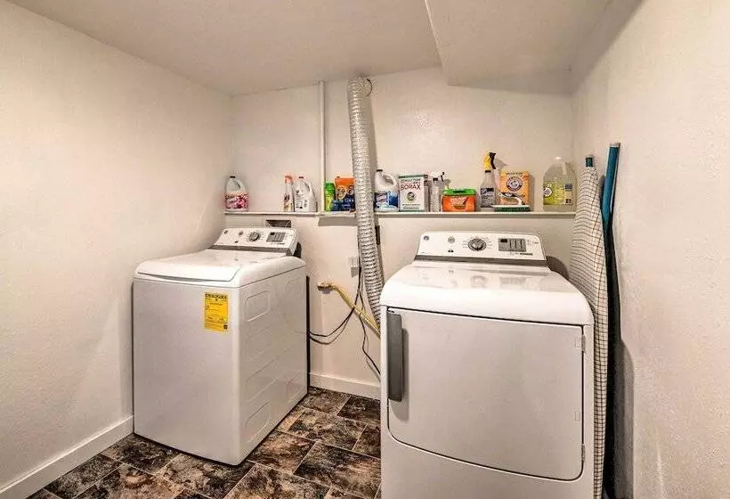 Soldotna Home Near Kenai River & Wildlife Refuge!