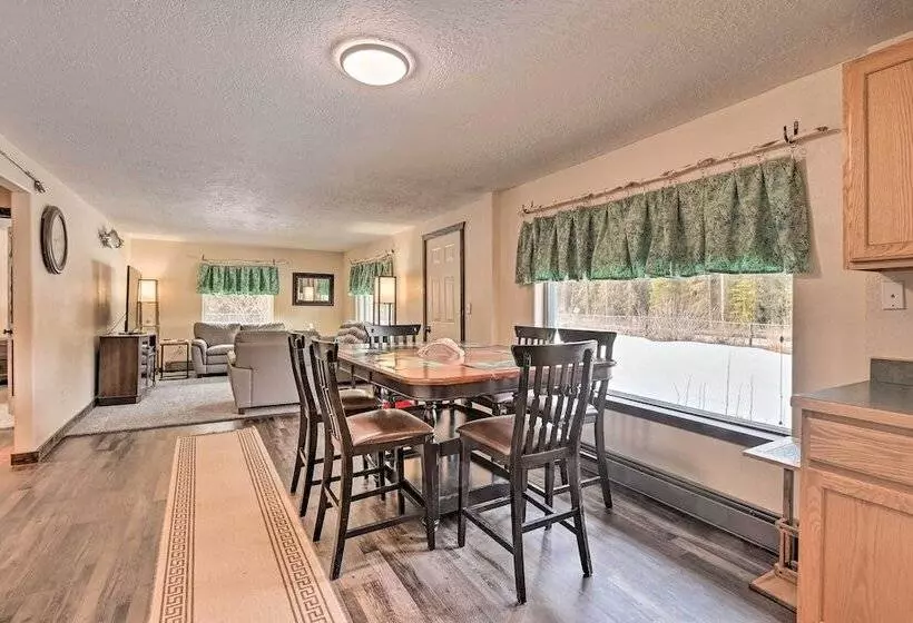 Soldotna Home Near Kenai River & Wildlife Refuge!