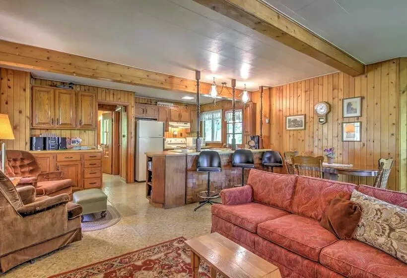 Spruce Haven  Cottage: Walk To Mississippi River!