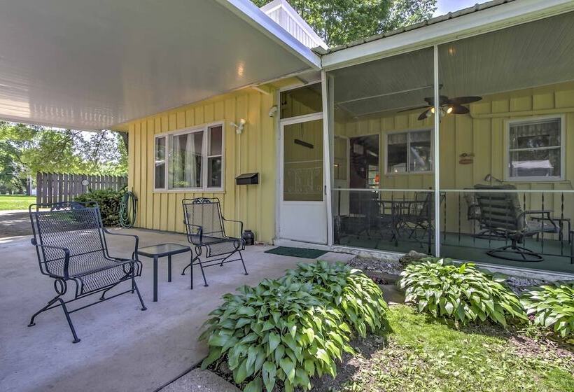 Spruce Haven  Cottage: Walk To Mississippi River!