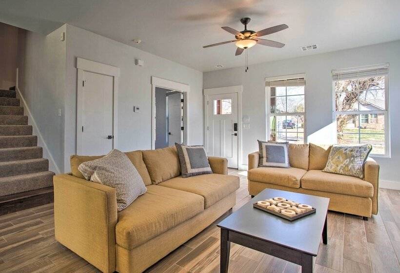 Stylish Okc Farmhouse W/ Garden   Close To Ou