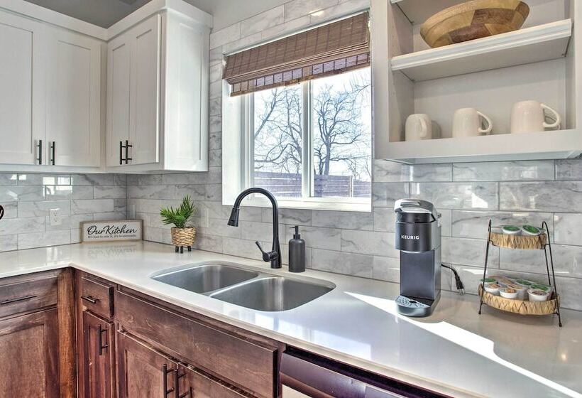 Stylish Okc Farmhouse W/ Garden   Close To Ou