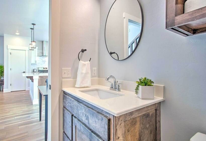 Stylish Okc Farmhouse W/ Garden   Close To Ou