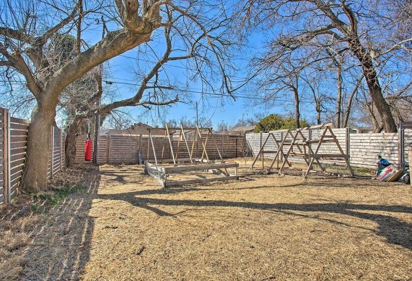 Stylish Okc Farmhouse W/ Garden   Close To Ou