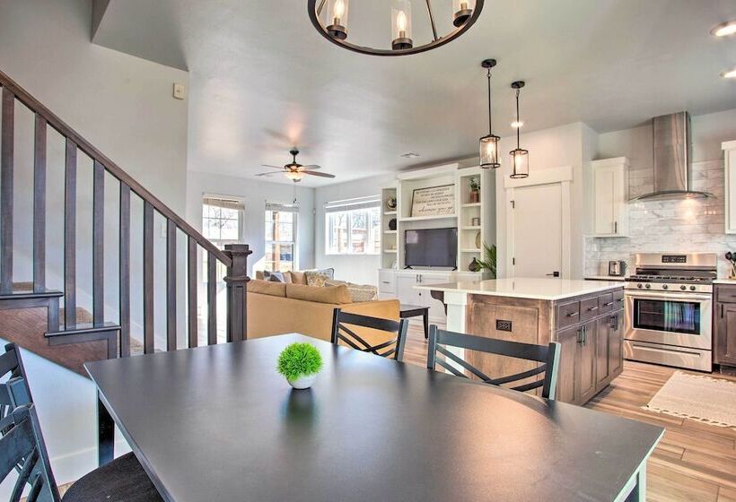 Stylish Okc Farmhouse W/ Garden   Close To Ou