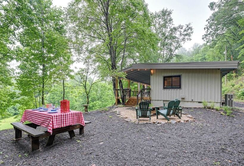Sweet Birch  Bryson City Cottage W/ Views