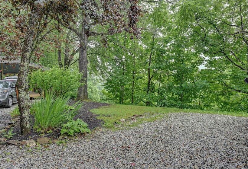 Sweet Birch  Bryson City Cottage W/ Views