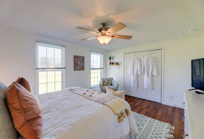 The Willowberry House With Deck & Grill!