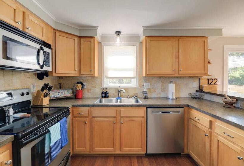 The Willowberry House With Deck & Grill!