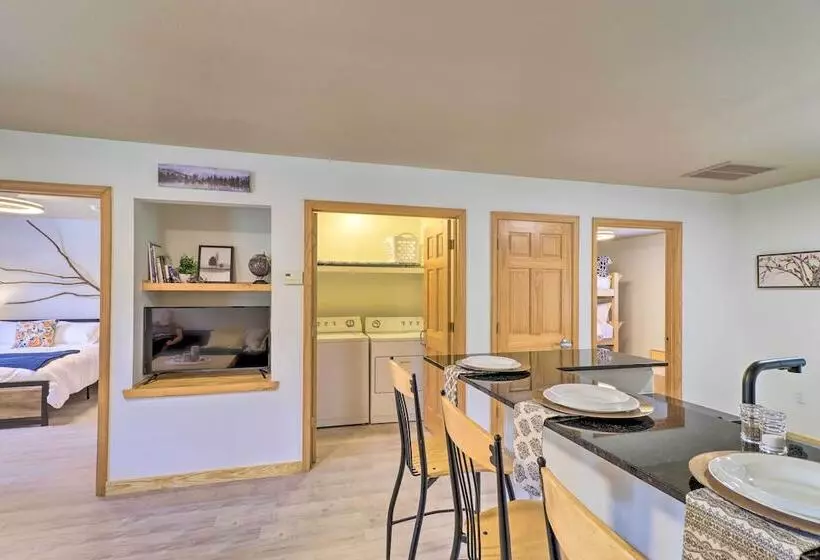 Unit < 11 Mi To Alma Performing Arts Center!