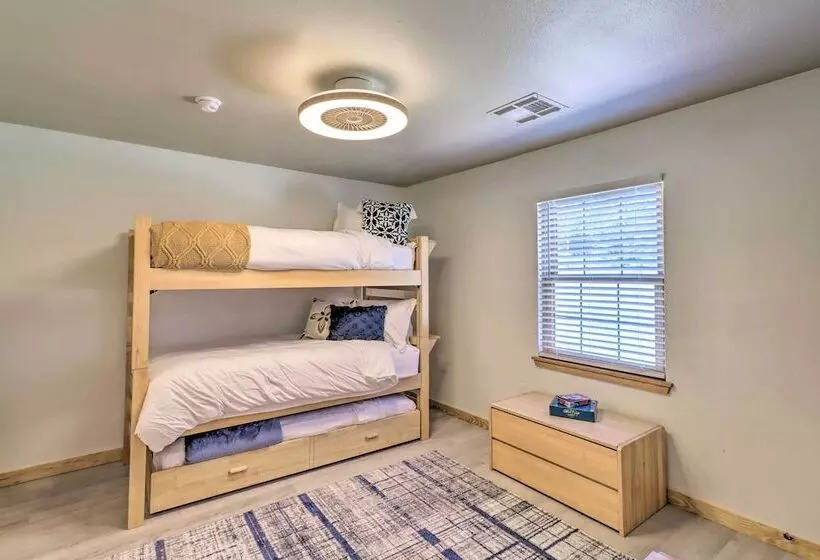 Unit < 11 Mi To Alma Performing Arts Center!