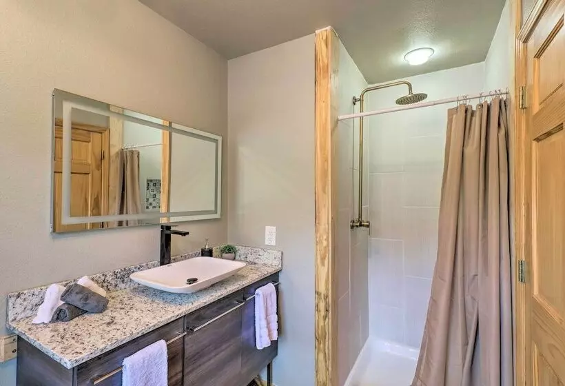 Unit < 11 Mi To Alma Performing Arts Center!