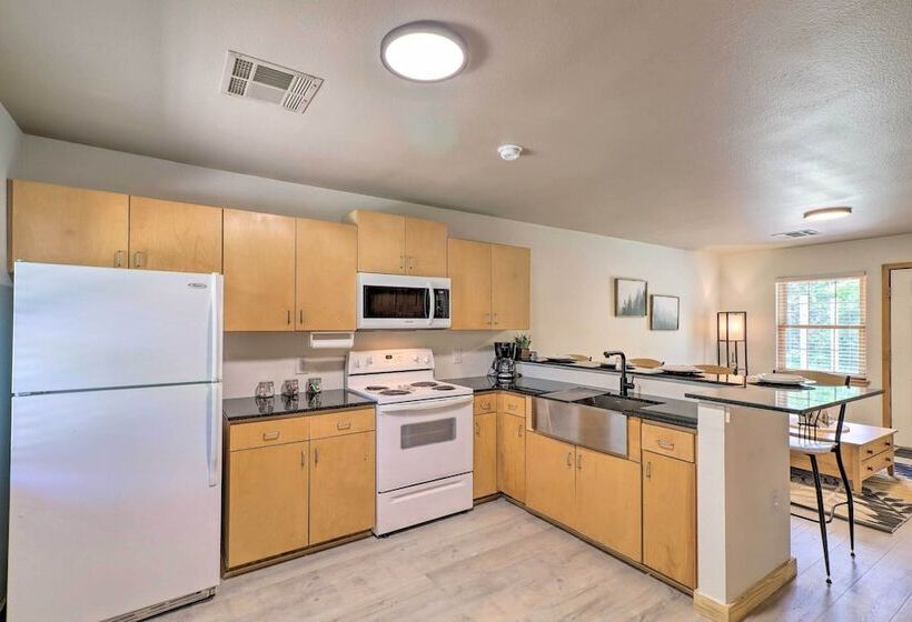 Unit < 11 Mi To Alma Performing Arts Center!