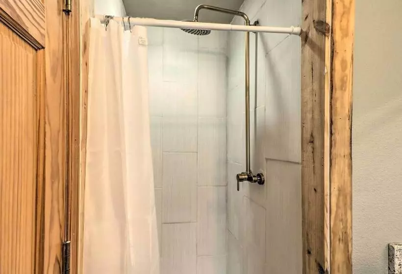 Unit < 11 Mi To Alma Performing Arts Center!