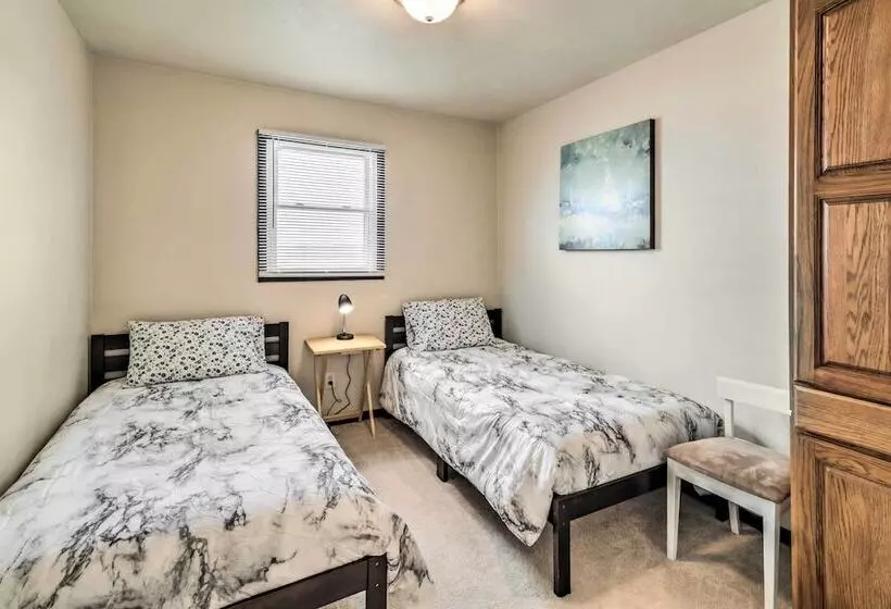 Watch The Sunrise At This Quaint Lake View Cottage