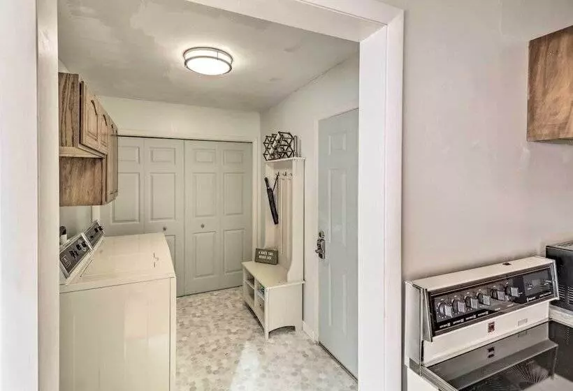 Watch The Sunrise At This Quaint Lake View Cottage